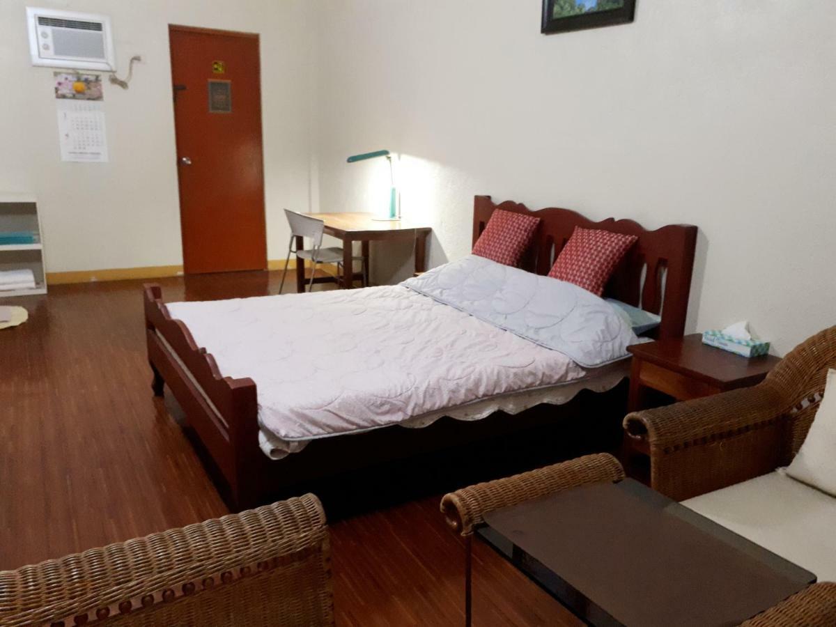 Minine Guesthouse Silang المظهر الخارجي الصورة