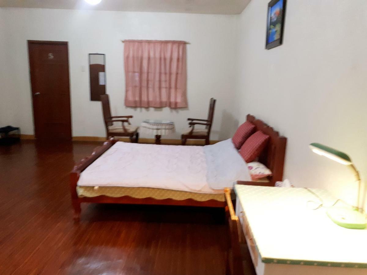 Minine Guesthouse Silang المظهر الخارجي الصورة
