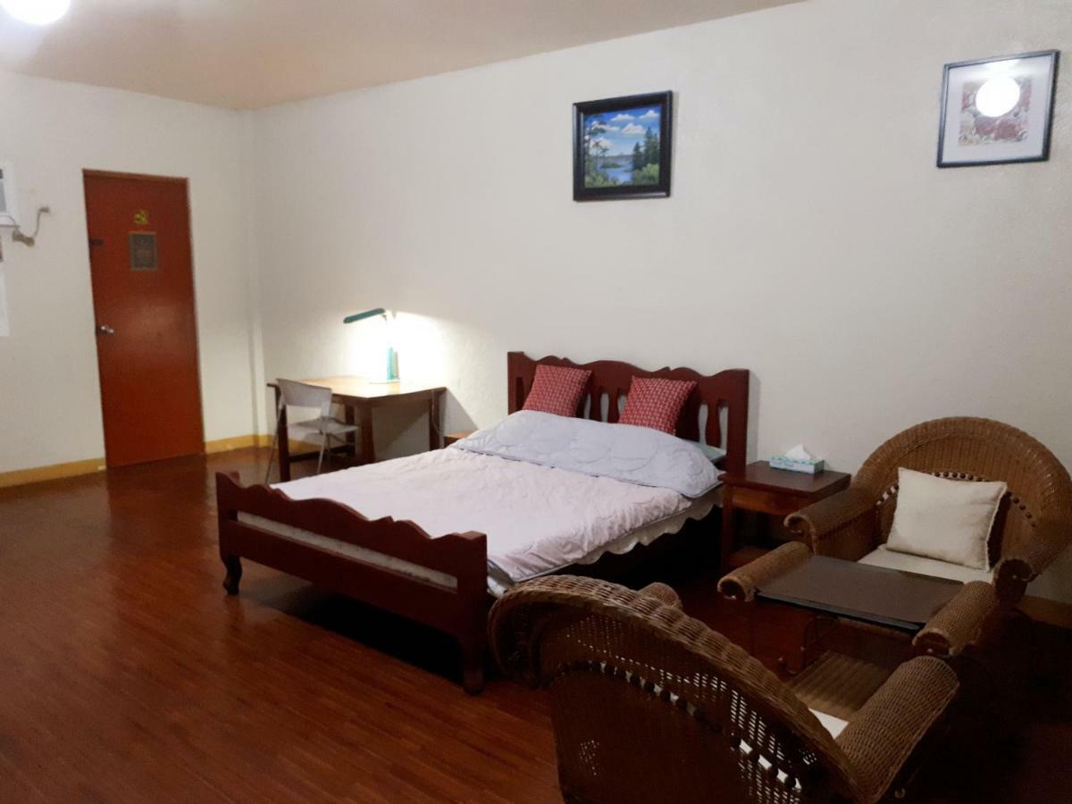 Minine Guesthouse Silang المظهر الخارجي الصورة