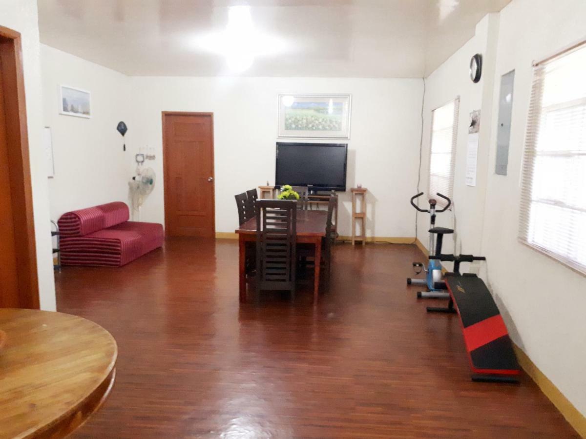 Minine Guesthouse Silang المظهر الخارجي الصورة