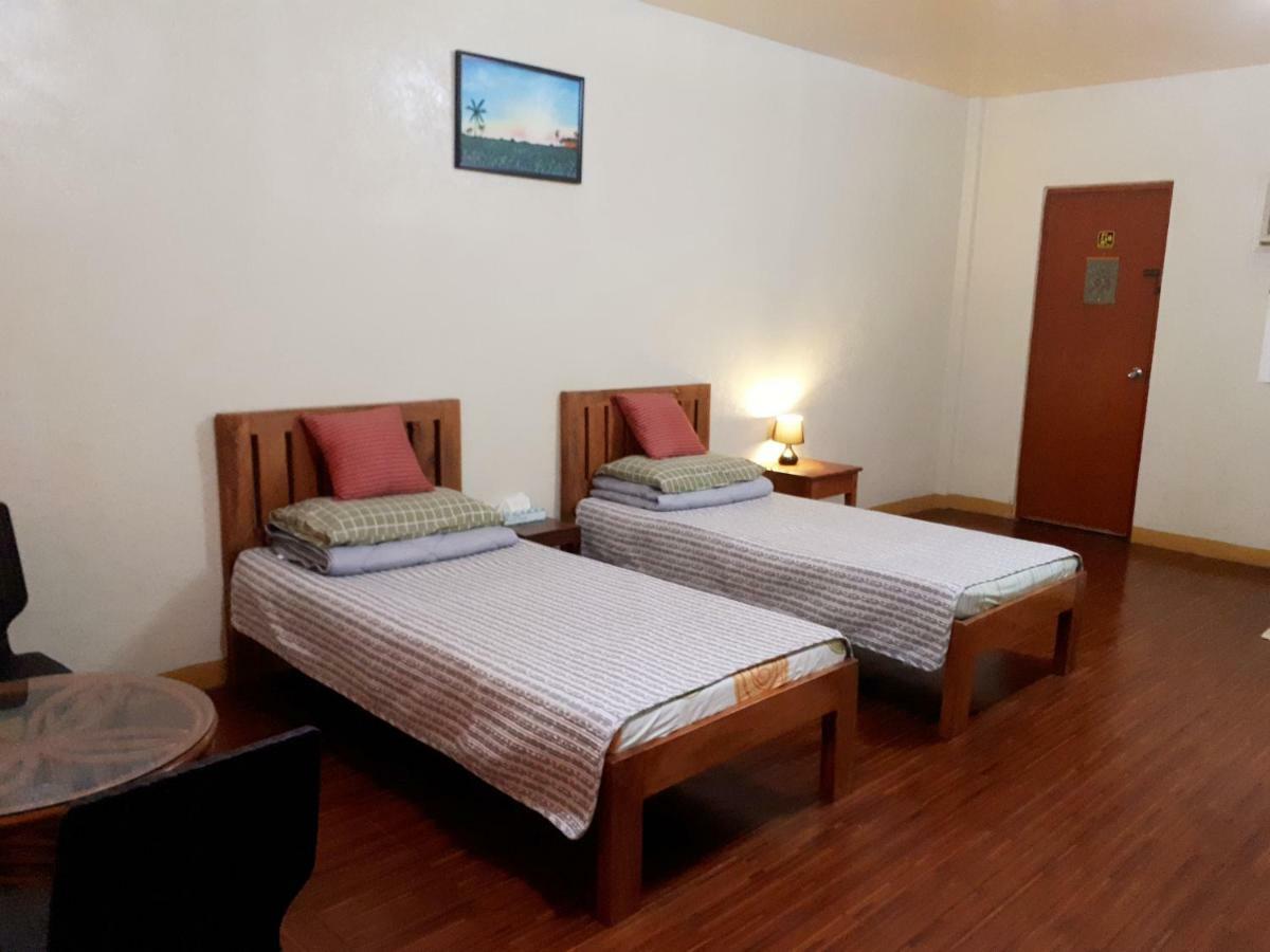 Minine Guesthouse Silang المظهر الخارجي الصورة
