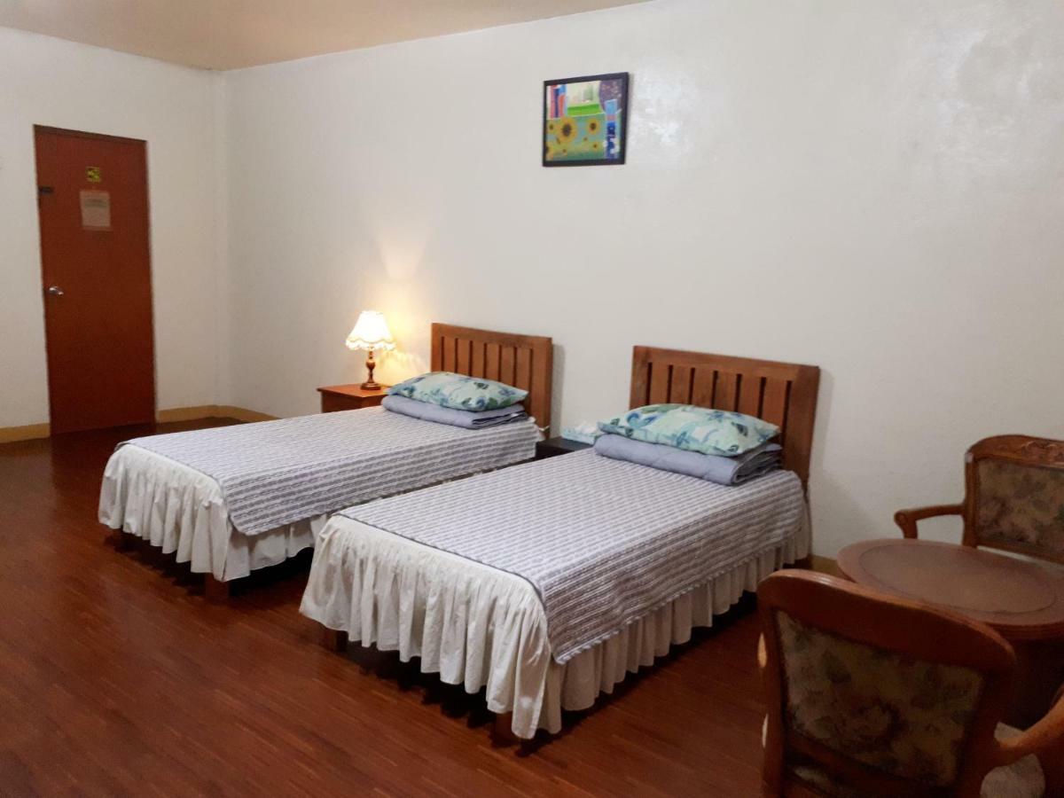 Minine Guesthouse Silang المظهر الخارجي الصورة
