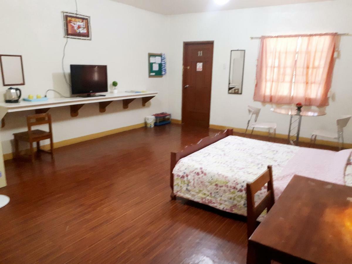 Minine Guesthouse Silang المظهر الخارجي الصورة