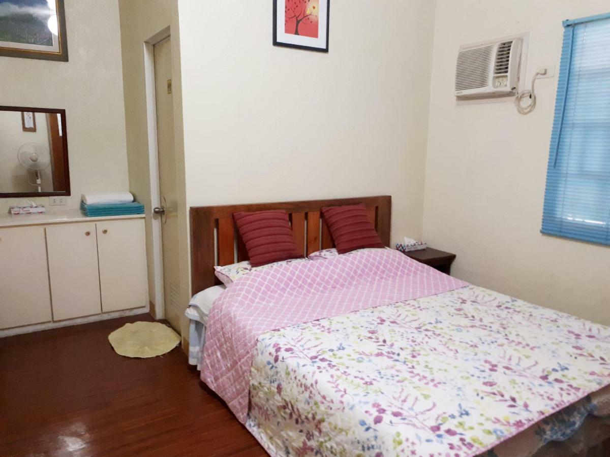Minine Guesthouse Silang المظهر الخارجي الصورة